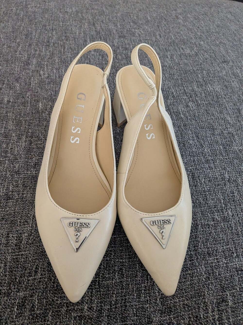 Guess Zanda Slingback Pumps Size 8M Ivory